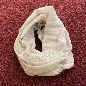 American Eagle Outfitters Grey & Cream Embroidered Scarf